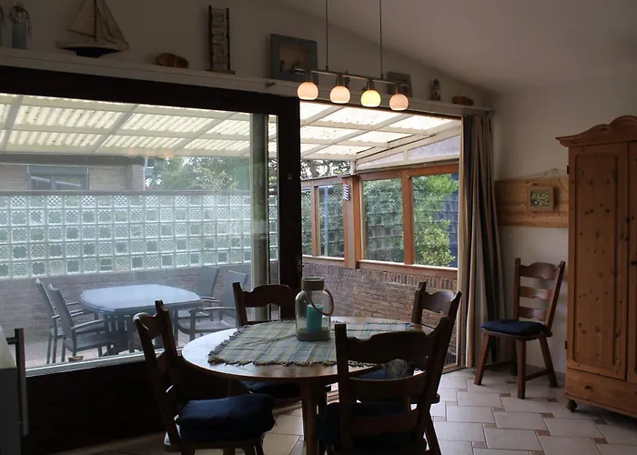 Aan Zee Юлианадорп